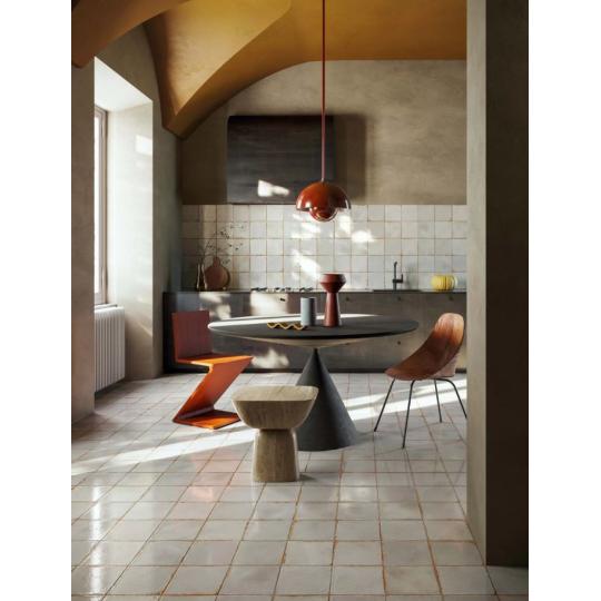 biela glazovana dlazba leskla antikovana mediteranska kachlicka podlaha svetla rustikalny vintage starodavna antikovana vyzer dlazba podlahovy obklad vonkajsi mrazuvzdorny letna kuchyna.jpg